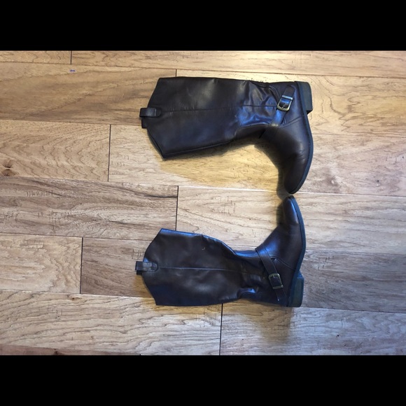 Boots - Picture 3 of 3